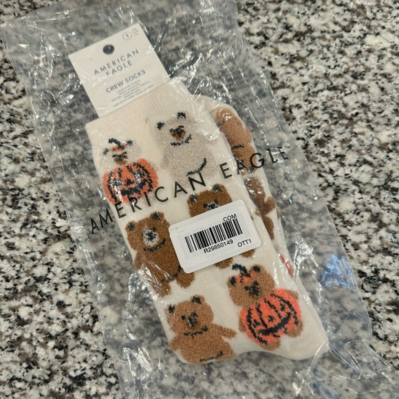 AE Pumpkin Teddy Fuzzy Crew Socks NWT - Picture 2 of 3